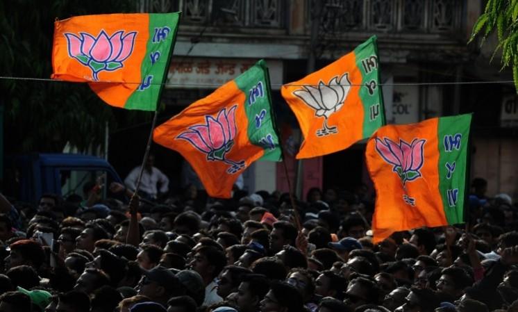 बीजेपी नेता ने चेतावनी दी है कि शिवसेना से गठबंधन टूटने से उनका दल महाराष्ट्र की सत्ता से हाथ धो सकता है. बीजेपी नेता ने चेतावनी दी है कि शिवसेना से गठबंधन टूटने से उनका दल महाराष्ट्र की सत्ता से हाथ धो सकता है.