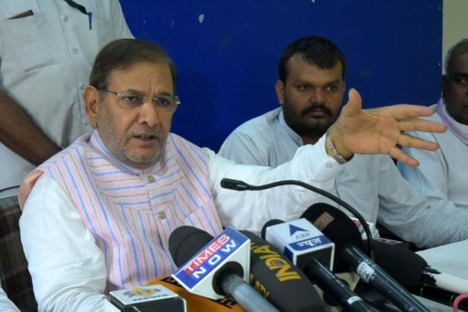 जेडीयू नेता शरद यादव जेडीयू नेता शरद यादव