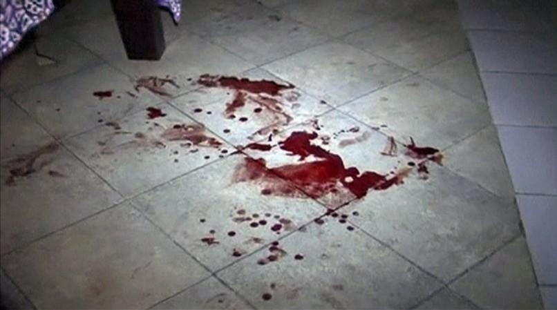 व्यक्तिगत दुश्मनी को इस हत्या के पीछे की प्रमुख वजह माना जा रहा है क्योंकि कानहुरकर और मृतक, रिश्ते में चचेरे भाई हैं. व्यक्तिगत दुश्मनी को इस हत्या के पीछे की प्रमुख वजह माना जा रहा है क्योंकि कानहुरकर और मृतक, रिश्ते में चचेरे भाई हैं.