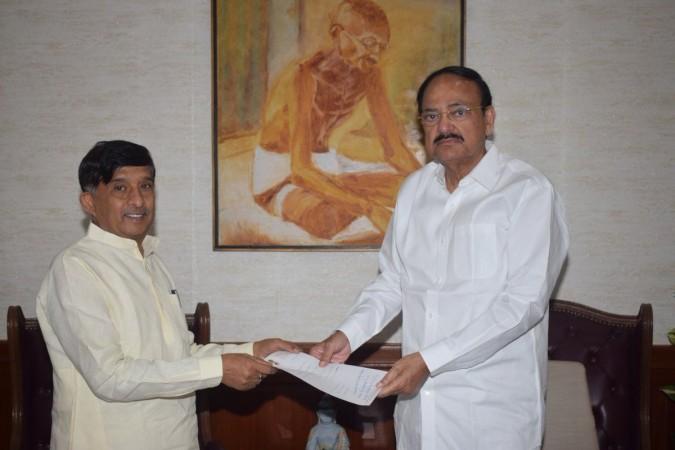 केसी राममूर्ति और एम वेंकैया नायडू