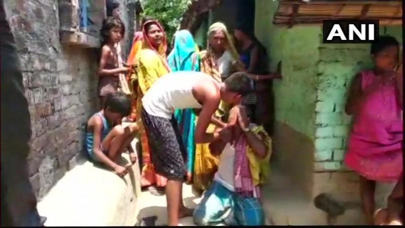 बिहार में बाग़ में घुसकर आम तोड़ने पर 10 वर्षीय बच्चे को मारी गोली. बिहार में बाग़ में घुसकर आम तोड़ने पर 10 वर्षीय बच्चे को मारी गोली.