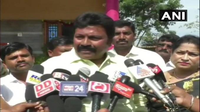 कर्नाटक के कृषि मंत्री बीसी पाटिल -