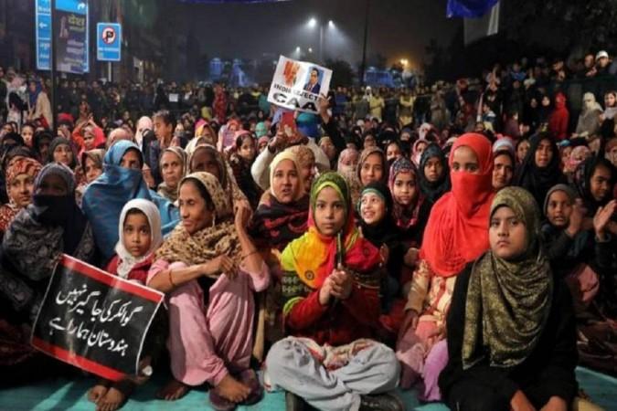 नई दिल्ली के शाहीन बाग में धरने पर बैठी महिलाएं Shaheen Bagh