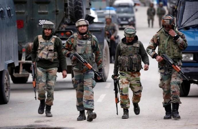 कश्मीर में भारतीय सेना के जवान (सांकेतिक तस्वीर) Indian Army