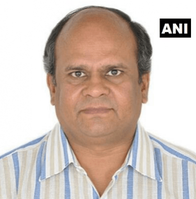 गुजरात के रमेशचंद्र फेफर ने दावा किया है कि वे भगवान विष्णु के दसवें अवतार, काल्कि हैं. गुजरात के रमेशचंद्र फेफर ने दावा किया है कि वे भगवान विष्णु के दसवें अवतार, काल्कि हैं.